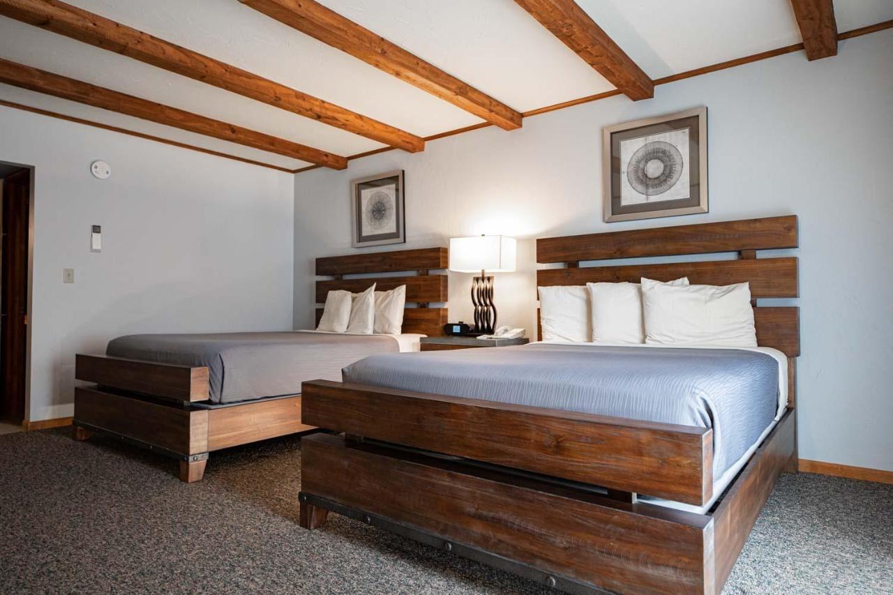 Deluxe Queen Room with Two Queen Beds